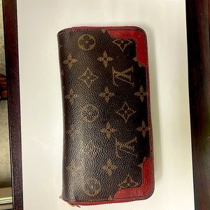 Louis Vuitton wallet authentic